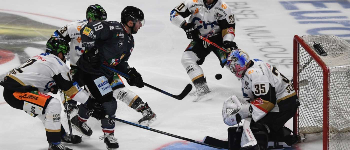Erster Sieg im ersten Heimspiel für den EHC (Foto: Seeger) ravensburgSeeger