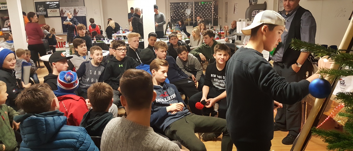 Auch beim Malen ein Talent - Marat Khaydarov Weihnachtsfeier